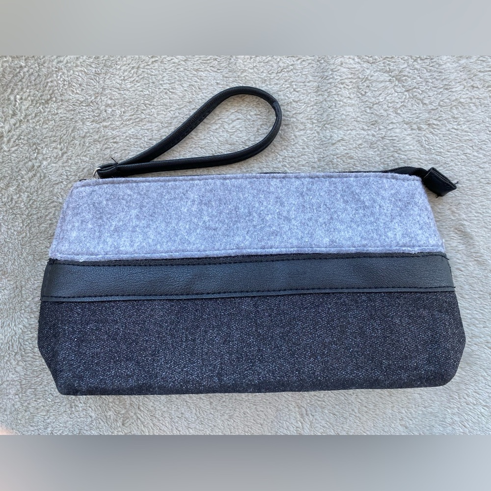 Yankee Candle Co Zippered Clutch/Makeup Cosmetic Gray Black Shimmer Bag